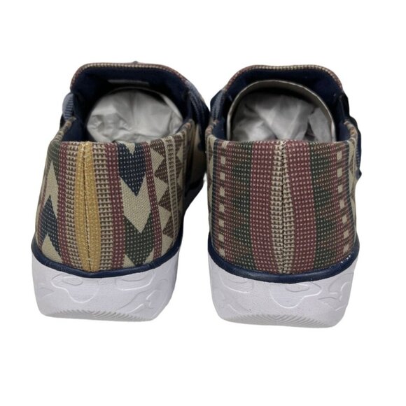 Muk Luks Beige Geometric Boardwalk Stroll Slip-On Sneaker Loafer Size 8.5 Aztec - Picture 4 of 10